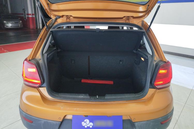 Used Volkswagen Polo 2016 1.6L Cross Polo Automatic
