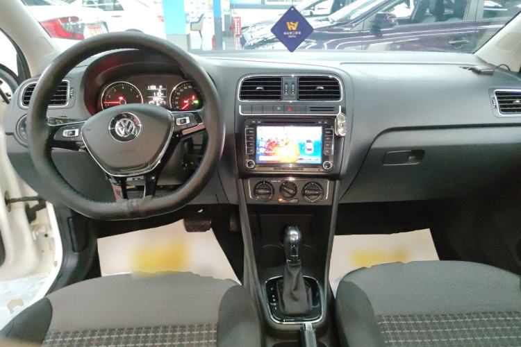 Used Volkswagen Polo 2016 1.6L Automatic Comfort Model
