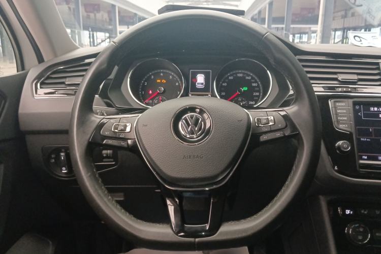 Used Volkswagen Tiguan L 2018 330TSI Automatic Two-Wheel Drive Luxury Edition