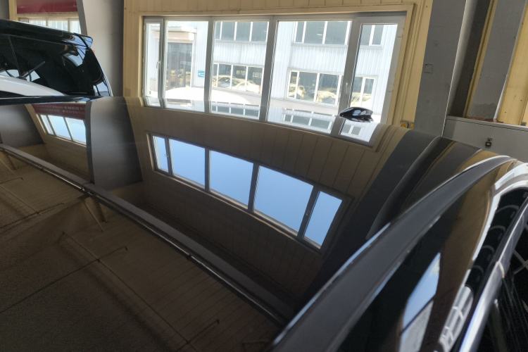 Used Hongqi E-QM5 2022 431 km Charge & Enjoy Edition
