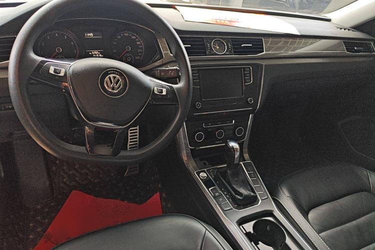 Used Volkswagen Passat 2017 330TSI DSG Luxury Edition
