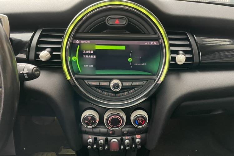 Used  MINI 2018 1.5T COOPER Classic Edition Five-Door Version
