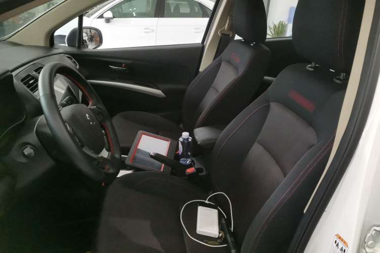 Used Suzuki S-Cross 2015 1.6L CVT Two-Wheel Drive Entry-Level Trim
