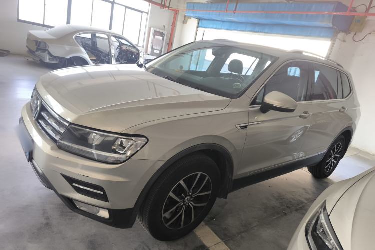 Used Volkswagen Tiguan L 2017 330TSI Automatic Two-Wheel Drive Luxury Edition