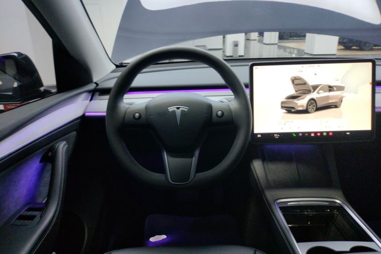 Used Tesla Model Y 2024 Long-Range All-Wheel-Drive Version
