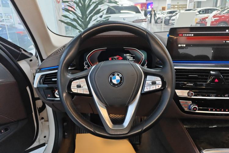 Used BMW 5 Series 2022 Second Facelift 525Li Luxury Package
