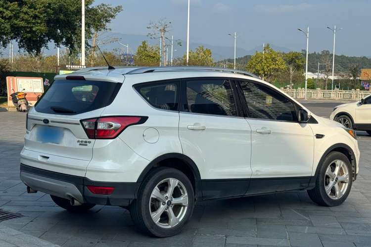 Used Ford Kuga 2017 EcoBoost 180 Two-Wheel-Drive Tiger Leap Model
