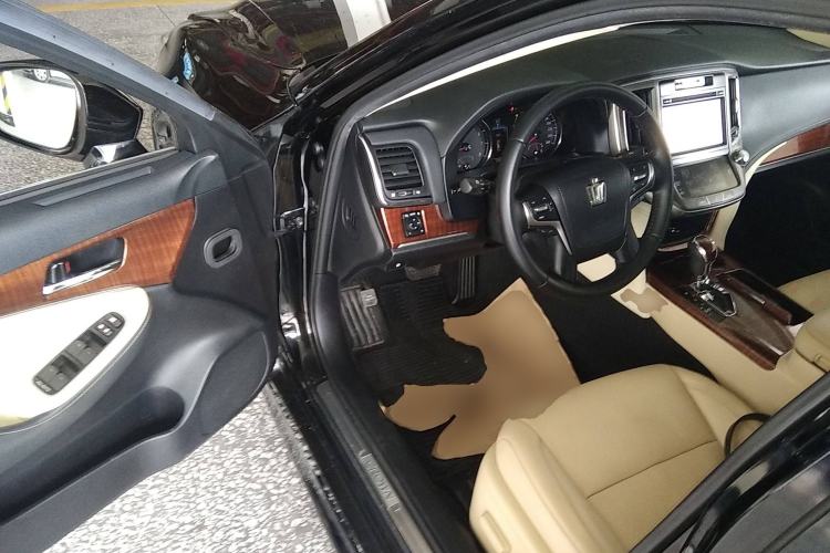 Used Toyota Crown 2015 2.5L Smart Edition
