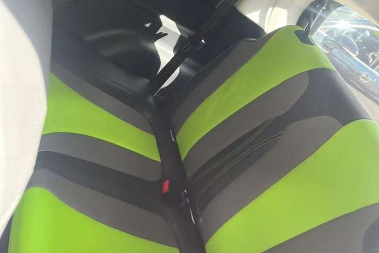 Used Roewe Clever 2021 302 km New Four-Seater Super-Efficient Version
