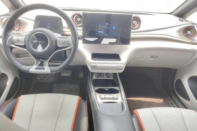 Used BYD Dolphin 2021 405 km Free Version
