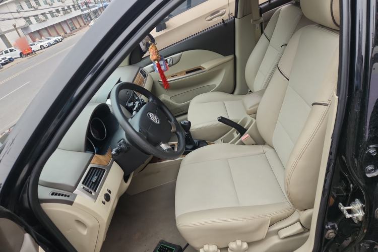 Used Buick Excelle 2015 1.5L Manual Classic Trim
