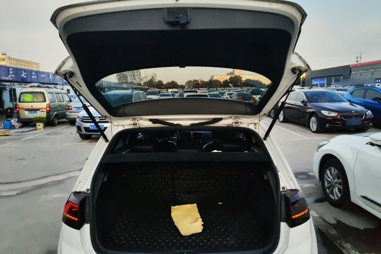 Used Volkswagen Golf 2017 280TSI Automatic R-Line Million-Vehicle Commemorative Edition
