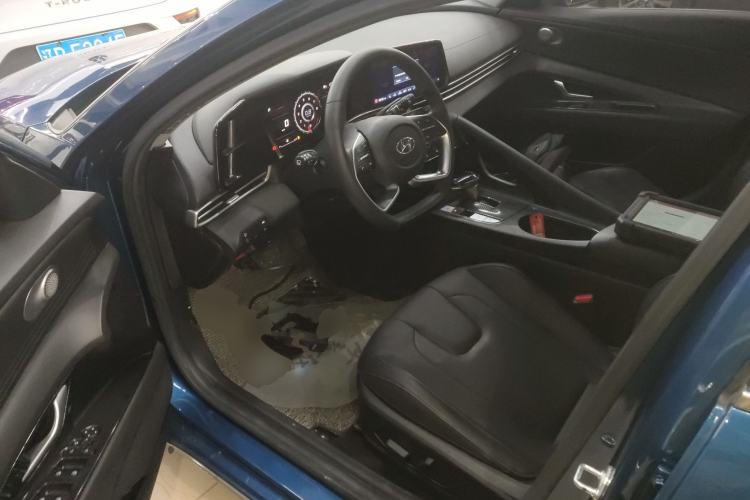 Used Hyundai Elantra 2021 1.5L CVT LUX Prestige Edition
