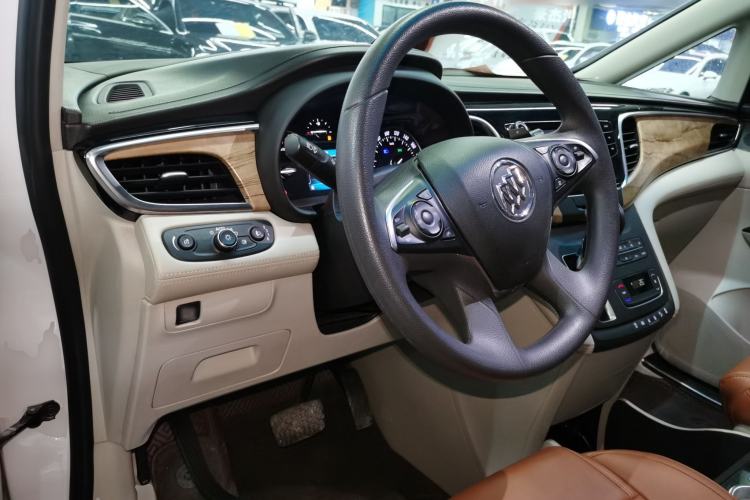 Used Buick GL8 2017 ES 28T Comfort Model China V Standard
