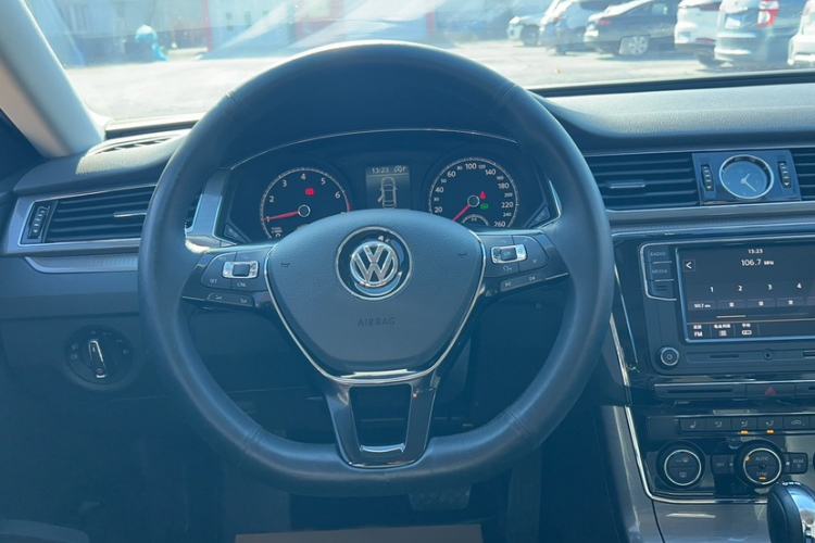 Used Volkswagen Passat 2017 330TSI DSG Luxury Edition
