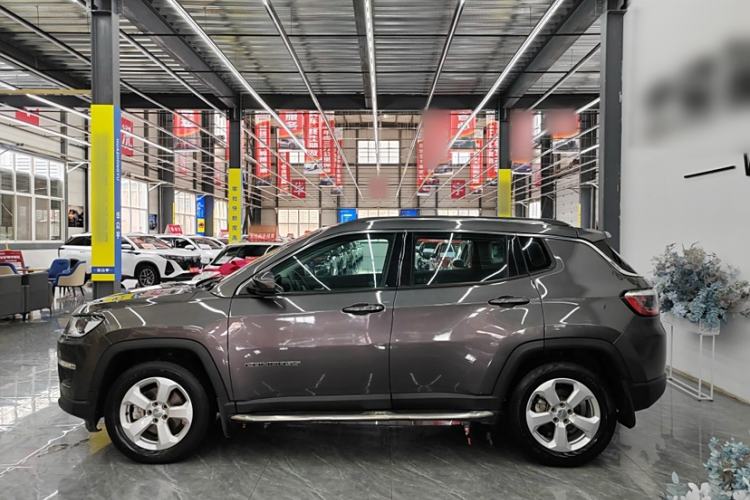 Used  Compass 2020 220T Automatic Leading Edition
