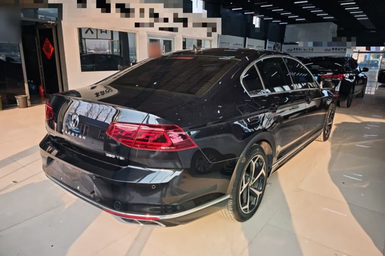 Used Volkswagen Magotan 2023 2 Million Units Limited Edition 280TSI DSG Leading Version
