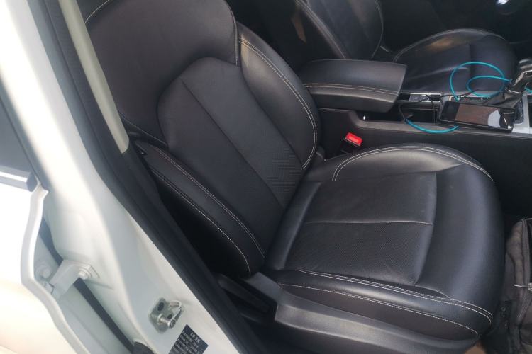 Used Roewe RX5 2016 30T Two-Wheel Drive Automatic Internet Smart Edition
