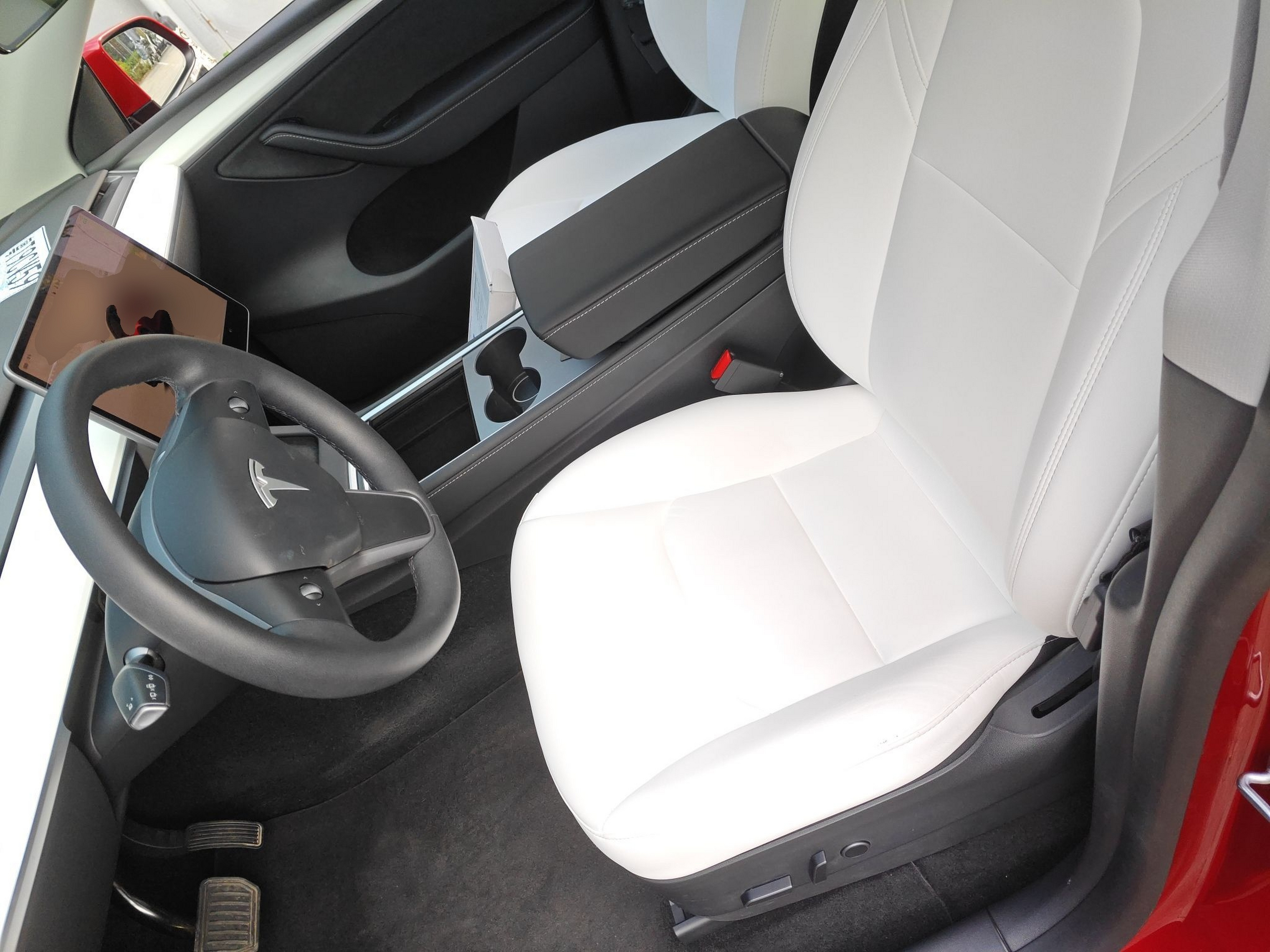 Переднее сиденье в автомобиле