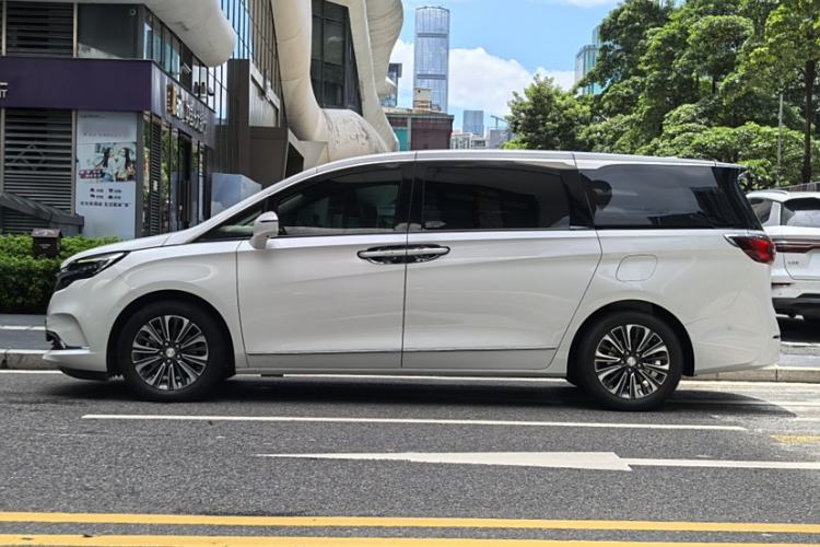 Used Buick GL8 2020 ES Land Cruiser 653T Flagship Model
