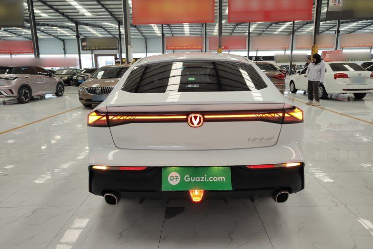 Used Changan UNI-V 2022 1.5T Smart Navigation Version