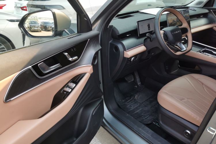 Used Chery Tiggo 8 L 2024 2.0T Two-Wheel Drive Prestige Version 5 Seats