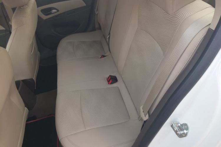 Used Chevrolet Cruze 2015 1.5L Classic SE MT
