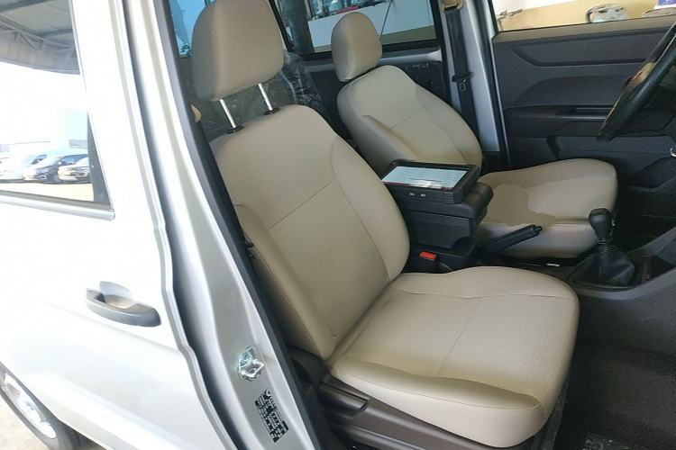 Used Wuling Hongguang V 2022 1.5L Jingqu Edition Electric-Assist LAR
