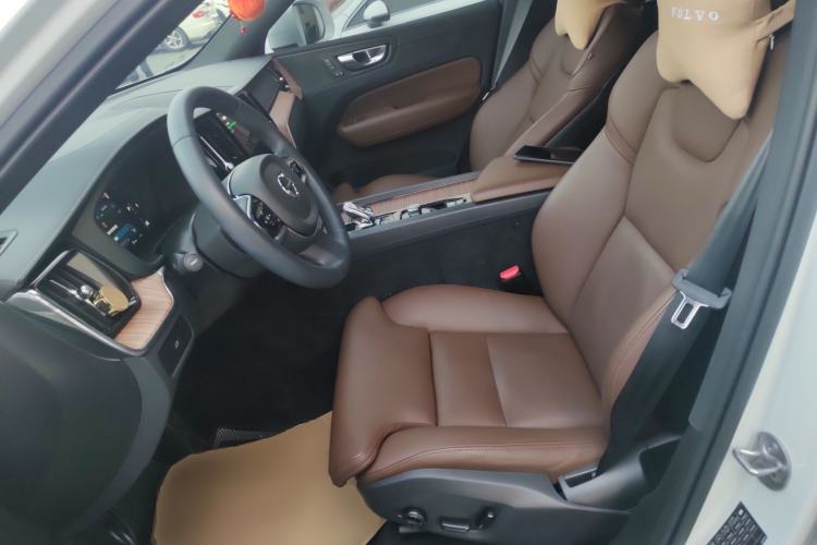 Used Volvo XC60 2025 B5 Four-Wheel Drive Smart & Advanced Luxury Edition
