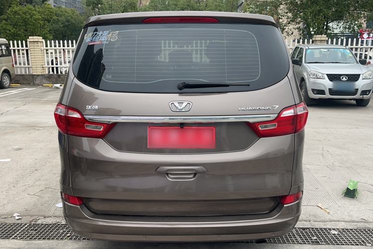 Used Huasong 7 2015 2.0T automatic comfort version
