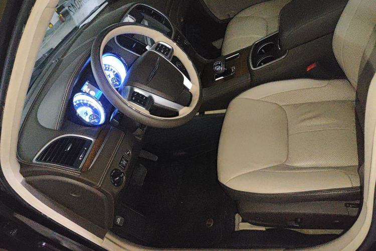 Used Chrysler 300C 2013 3.6L Prestige Edition
