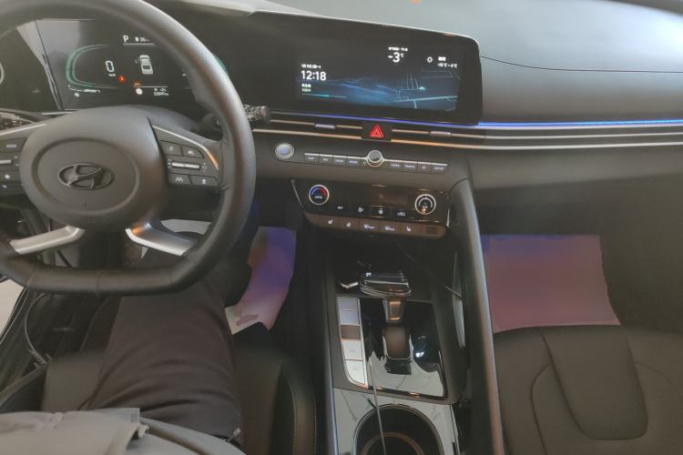 Used Hyundai Elantra 2023 1.5L CVT LUX Prestige Edition