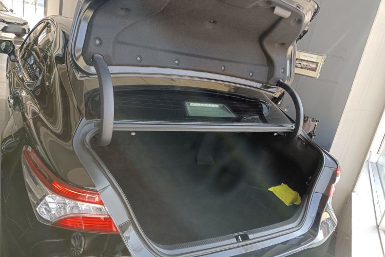 Used Toyota Camry 2019 Revised Version 2.0G Luxury Edition
