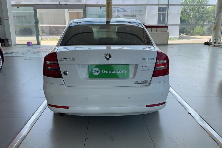 Used Skoda Octavia 2015 Classic Model 1.6L Automatic Elegance Edition
