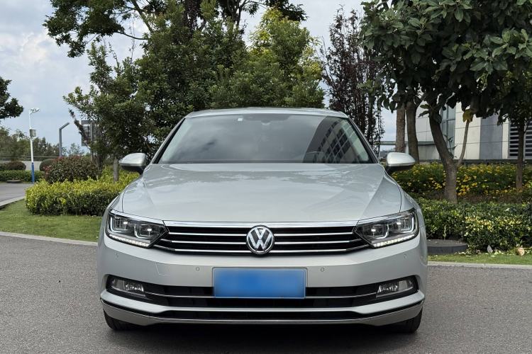 Used Volkswagen Magotan 2018 330TSI DSG Luxury Model
