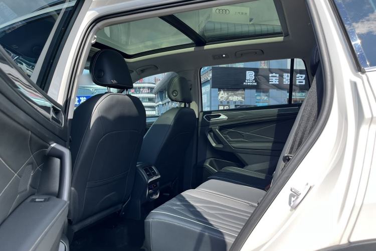 Used Volkswagen Tiguan L 2022 330TSI Automatic Two-Wheel Drive R-Line Enhanced Edition
