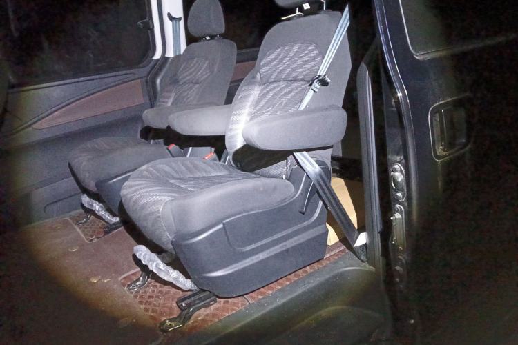 Used FORTHING Lingzhi PLUS 2022 Travel Edition 2.0L Manual Comfort Version 7 Seats