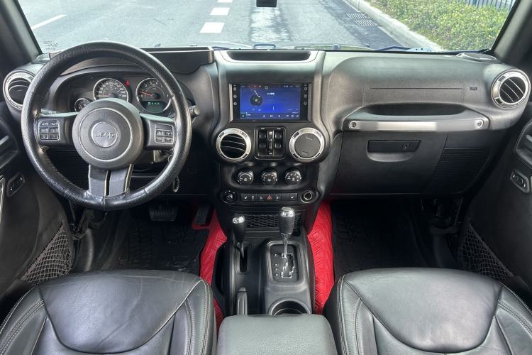 Used  Wrangler 2017 3.0L Sahara Four-Door Comfort Edition
