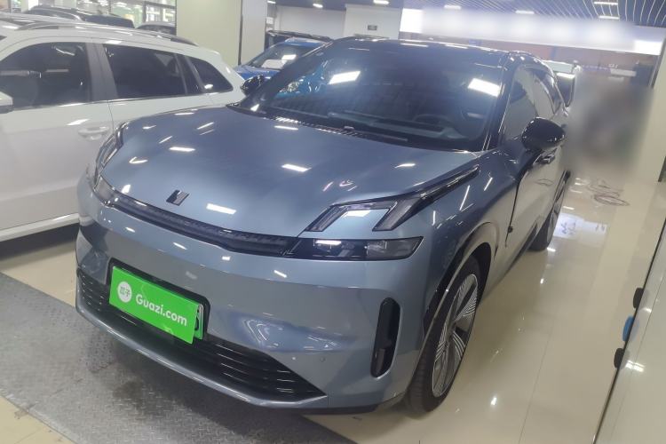 Used Lynk & Co 08 EM-P 2025 220 km All-Wheel-Drive Performance Halo