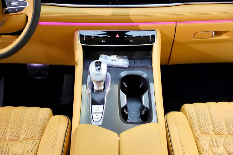 Used VOYAH Dream 2024 PHEV Ultra-Long Range Flagship Edition