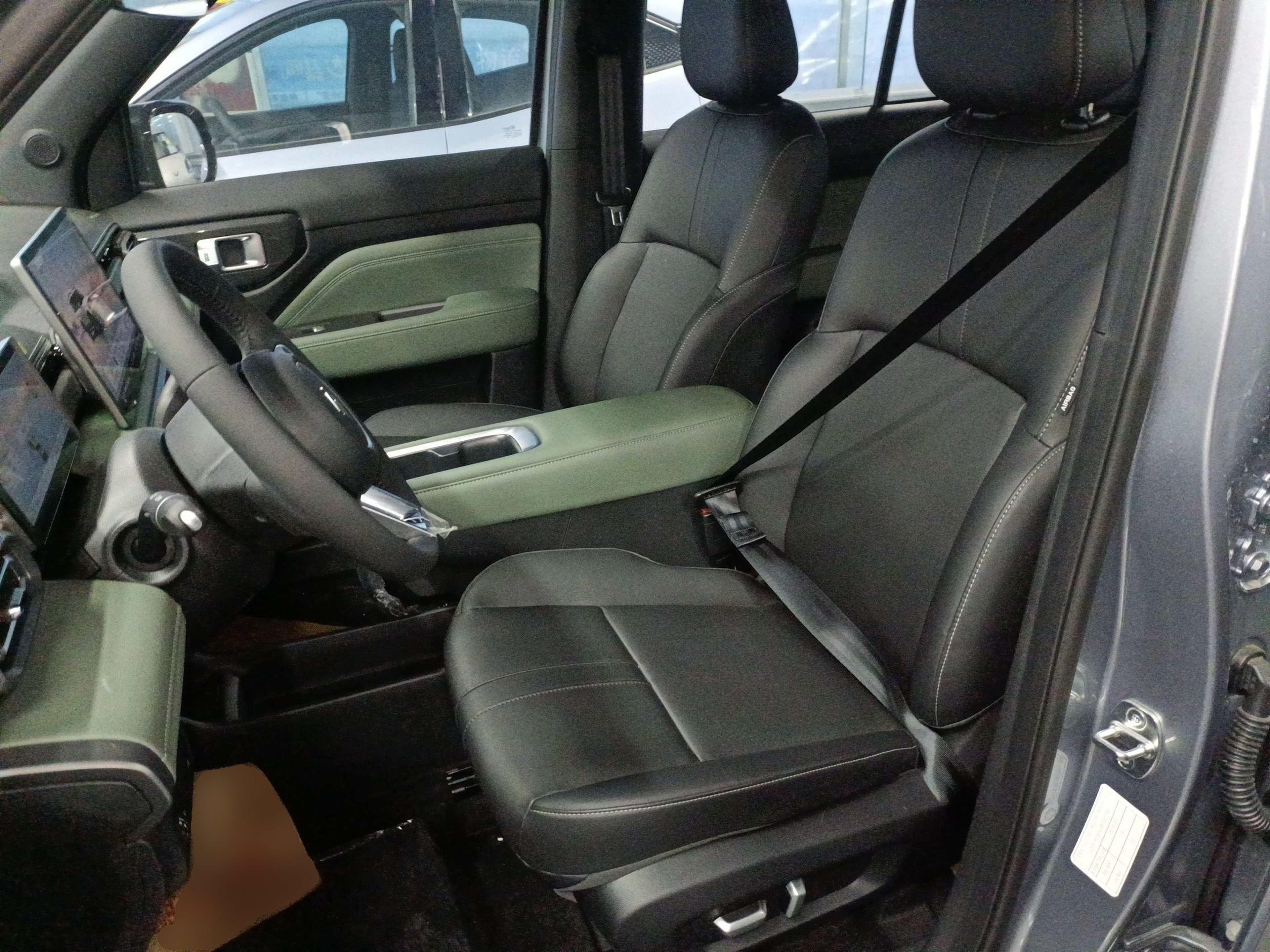 Переднее сиденье в автомобиле