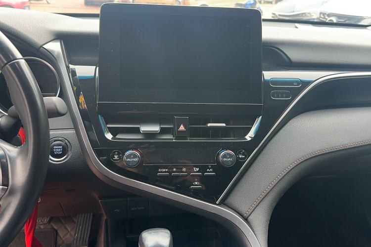 Used Toyota Camry 2021 2.0G Luxury Edition
