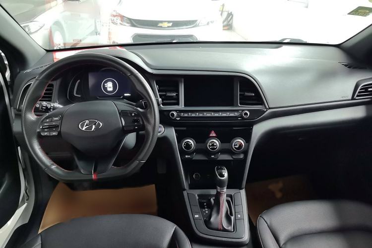 Used Hyundai Elantra 2019 1.4T Dual-Clutch Xuan Dong · Dynamic Model