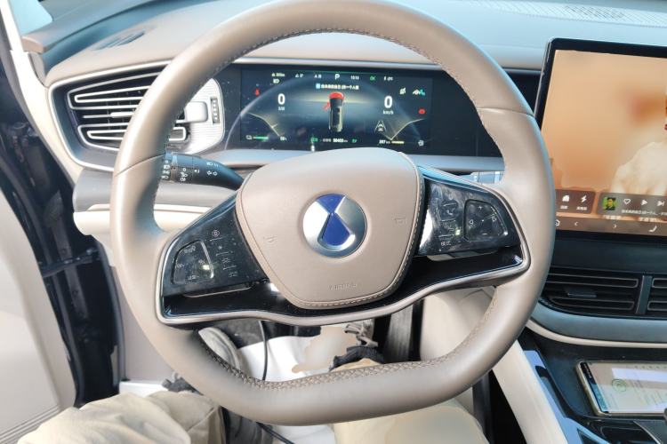 Used Denza D9 2022 DM-i 970 Four-Wheel Drive Prestige Model
