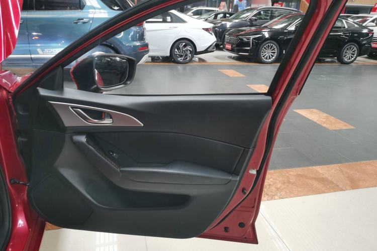 Used Mazda Mazda 3 Axela 2019 Cloud-Controlled Sedan 1.5L Automatic Luxury Model China VI Standard
