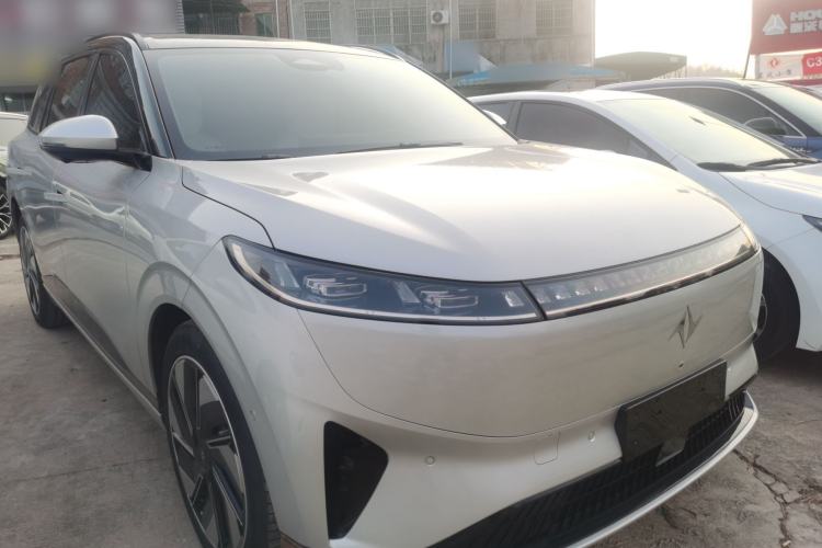 Used  eπ008 2024 210Max Range-Extended Version 6 Seats