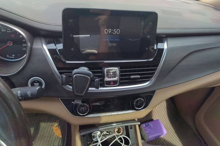 Used Baojun 730 2017 1.8L iAMT Prestige Version 7 Seats
