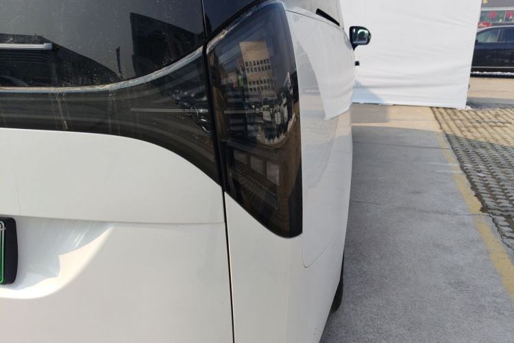 Used  LEVC L380 2024 140-Degree 6-Seater All-Wheel-Drive Ultra