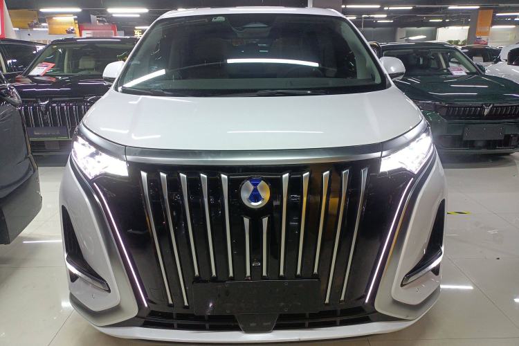 Used Denza D9 2022 EV 600 Four-Wheel Drive Flagship Model
