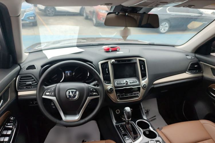 Used Changan CS95 2017 2.0T Two-Wheel Drive Zhituo Edition
